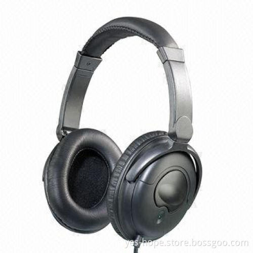 Noise cancelling studio headphones